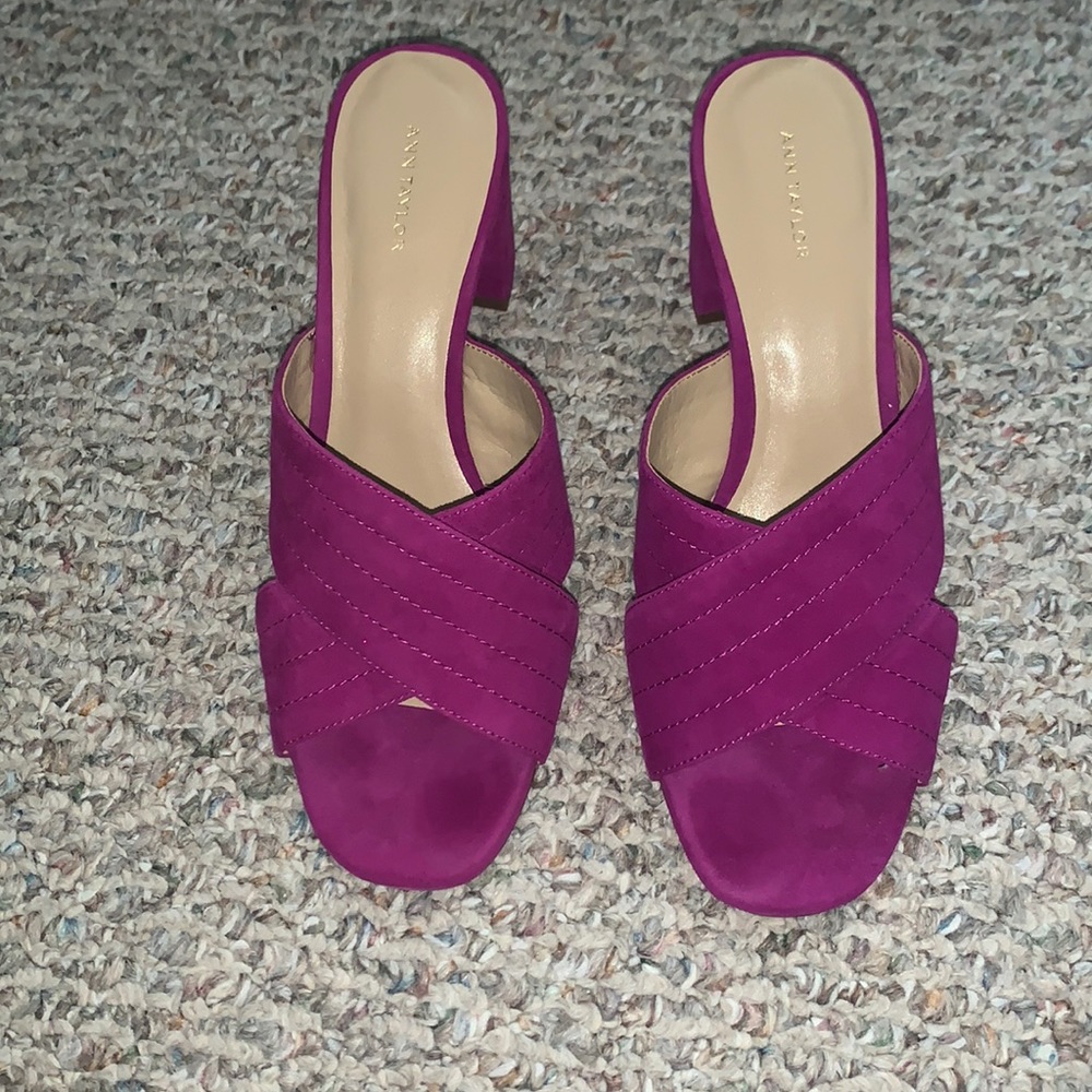 NEW ANN TAYLOR SANDALS